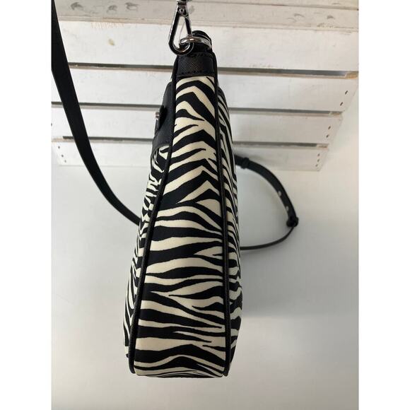 MICHAEL KORS NWT BLACK WHITE ANIMAL NYLON CROSSBODY BAG - Picture 5 of 16